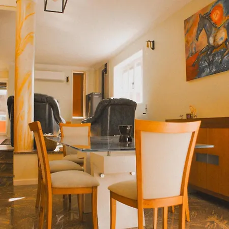 וילה 4 Bedrooms Private Indoor Pool&terrace